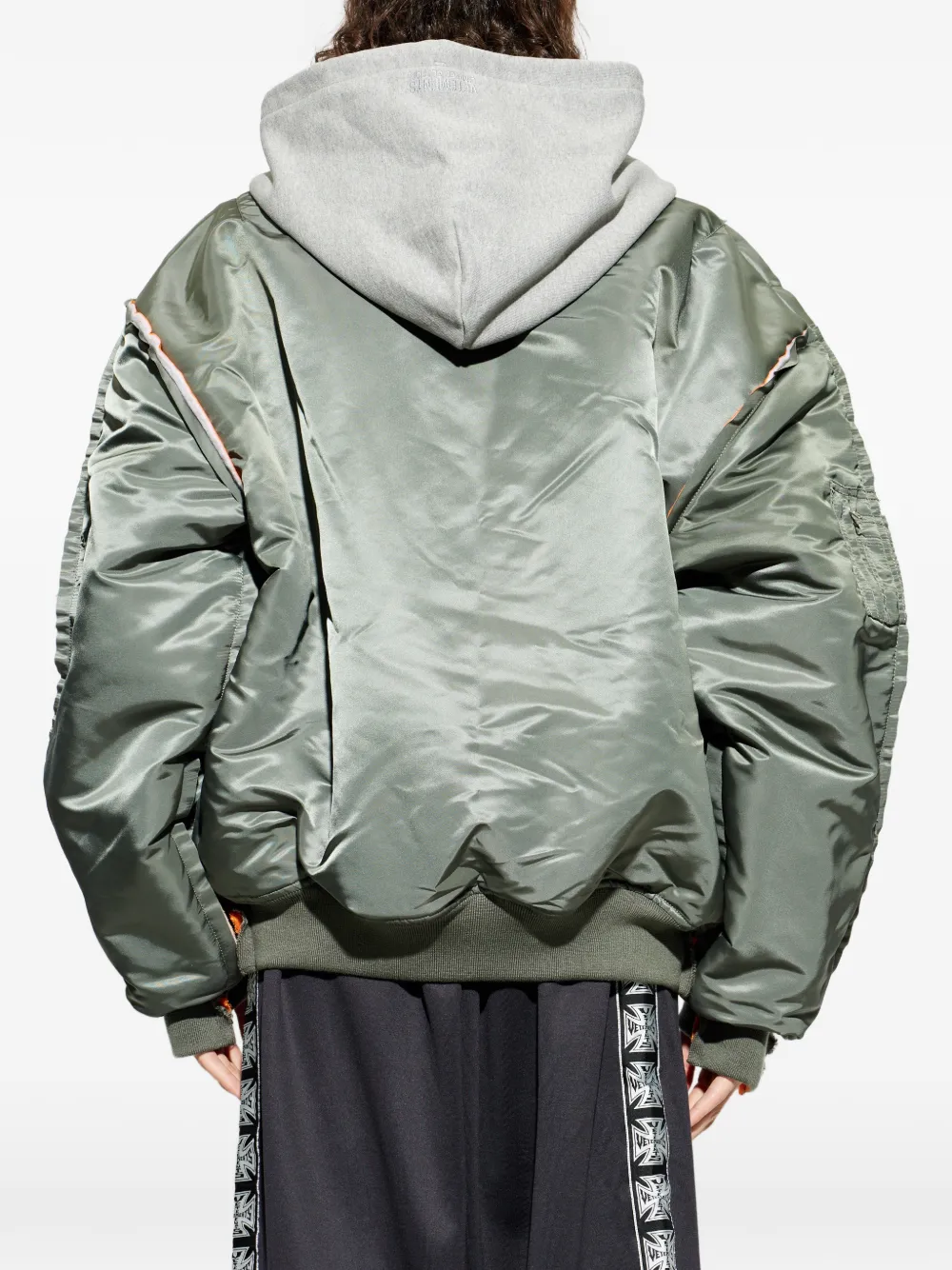 Бомбер с капюшоном X Alpha Industries Vetements, зеленый — фото 4