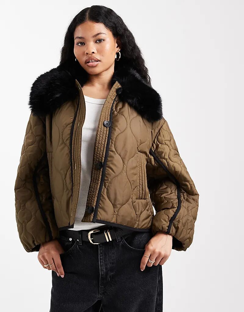 

Стеганая куртка ASOS DESIGN Petite из гибридного искусственного меха без воротника цвета хаки