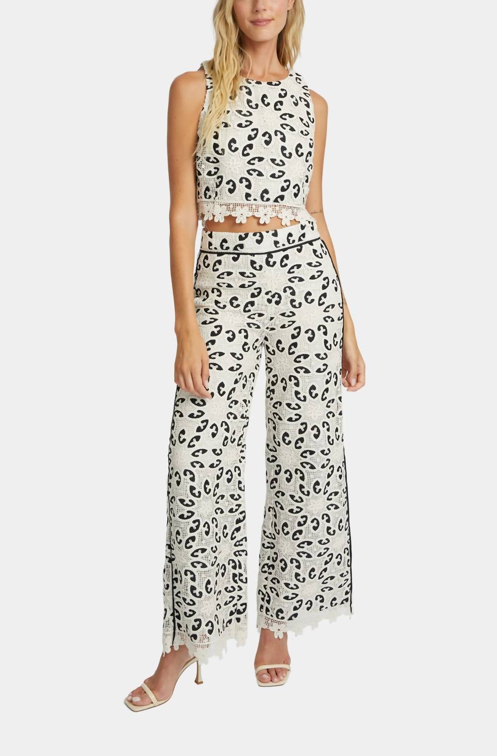 

Ажурный топ Isabelle цвета слоновой кости или черный CABALLERO