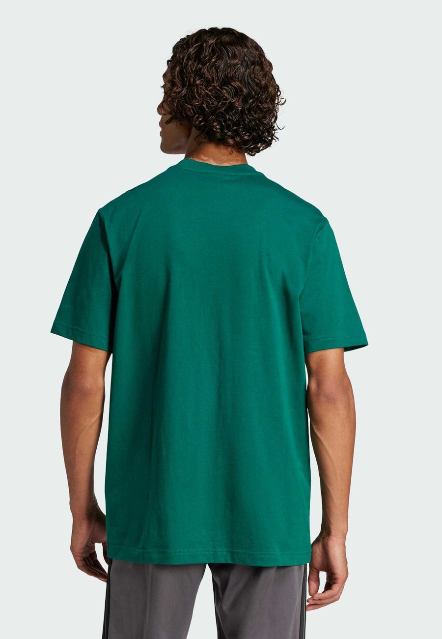 Футболка Adidas Sportswear ESSENTIALS SMALL LOGO SINGLE TEE, Collegiate Green Black/Dark Green — фото 2
