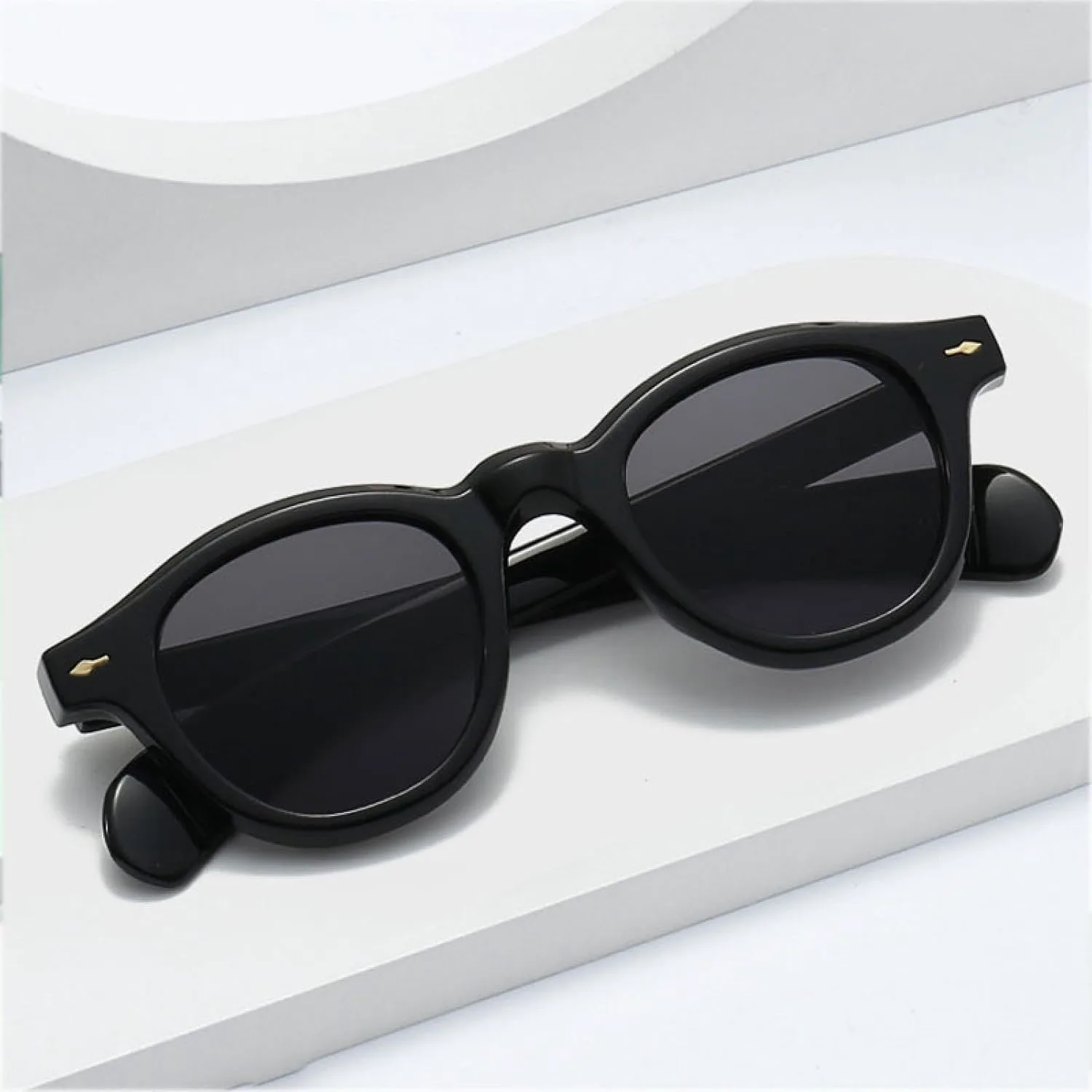 

Модные солнцезащитные очки с заклепками для женщин, ретро-овальные, для активного отдыха, солнцезащитные для мужчин, повседневные, для путешествий TVTBBVV, Yellow