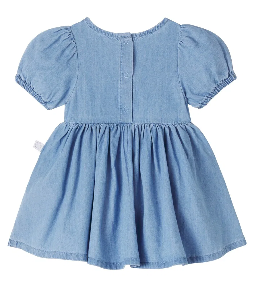 Хлопковое платье-шамбре Baby Bug Stella McCartney Kids, синий — фото 2