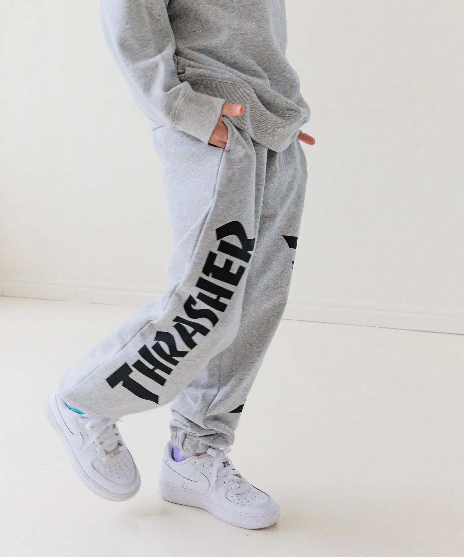 【THRASHER】 Эксклюзивные спортивные штаны с логотипом (детские)
