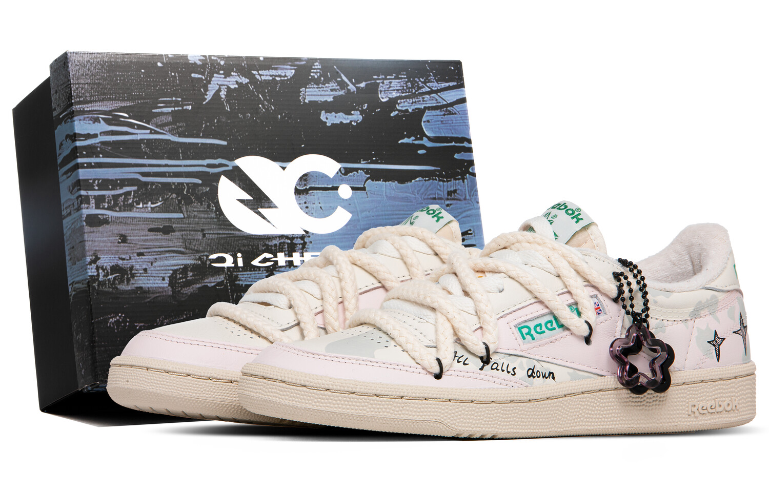 

Кроссовки Reebok Skateboarding Shoes Unisex Low-top Off-white/pink/black, розовый