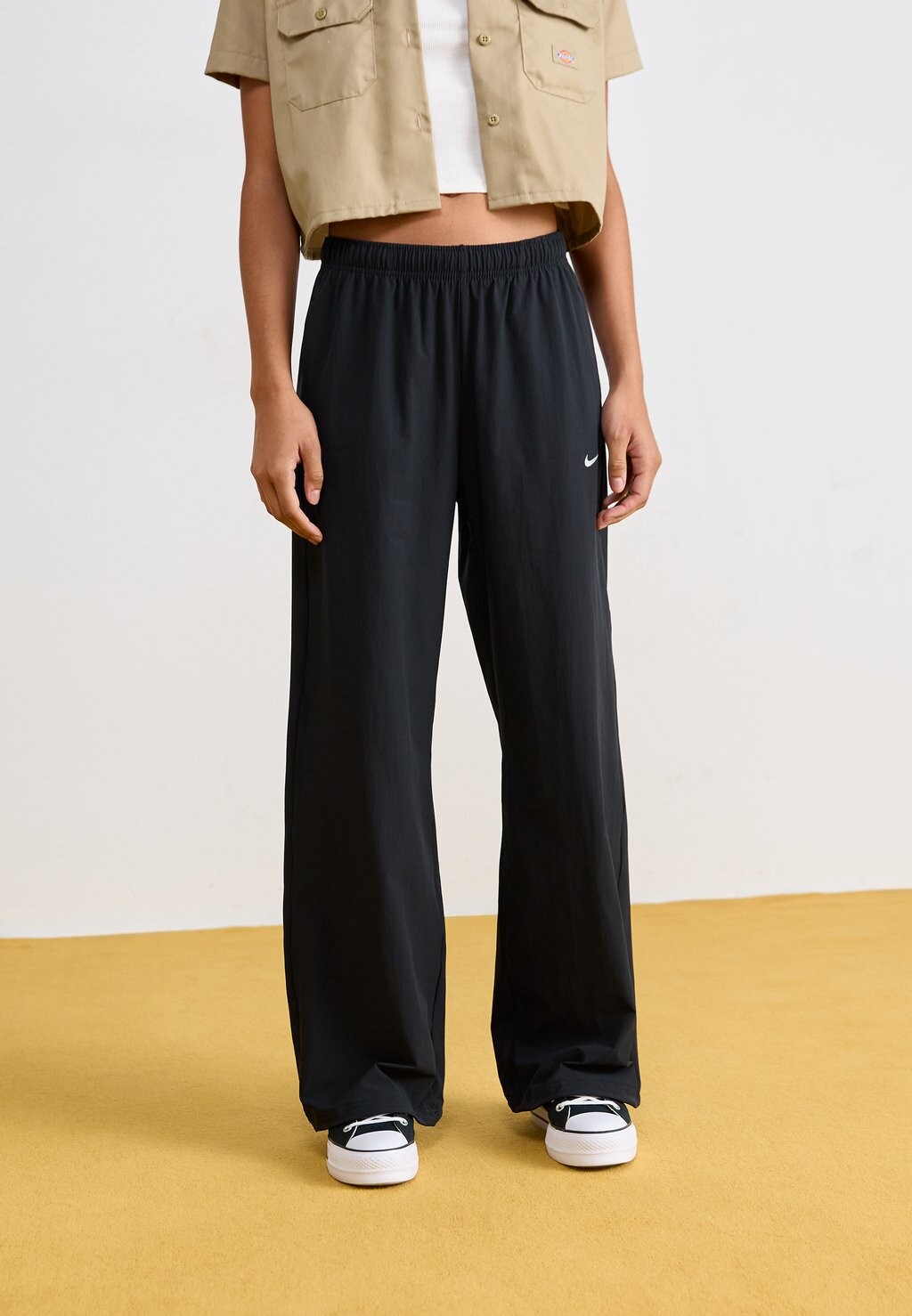 

Брюки Nike Sportswear, черный
