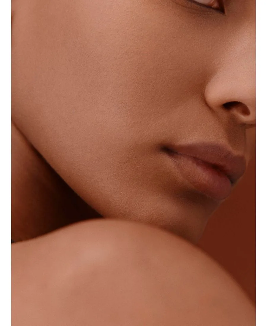Тональная основа Plein Air, Luminous Matte Skincare Foundation, 1,11 унции HERMÈS, 51w macadamia is a warm, coppery medium бежевый — фото 3