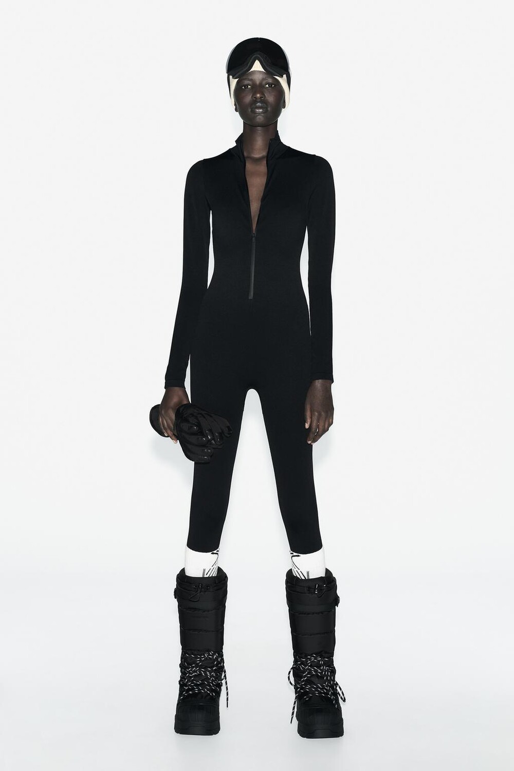 

Лыжная коллекция термокомбинезон ZARA, черный