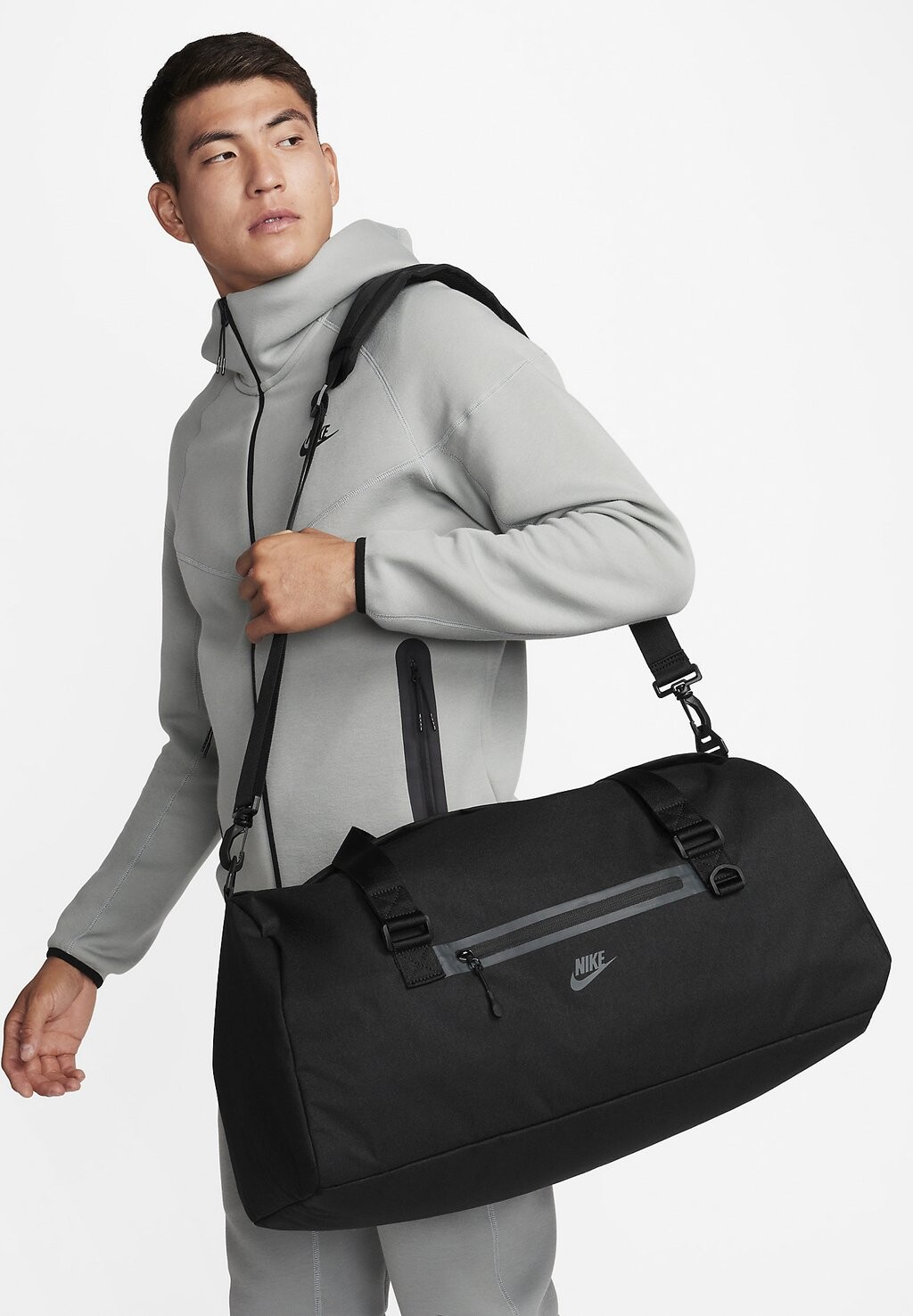 

Спортивная сумка ELMNTL Nike Sportswear, черный