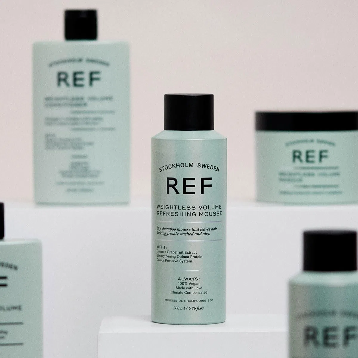 Освежающий мусс-сухой шампунь «Weightless Volume Refreshing Mousse» от REF, 200 мл Ref — фото 2