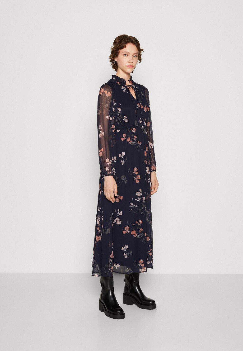 

Дневное платье VMMARYA DRESS Vero Moda, цвет navy/hallie