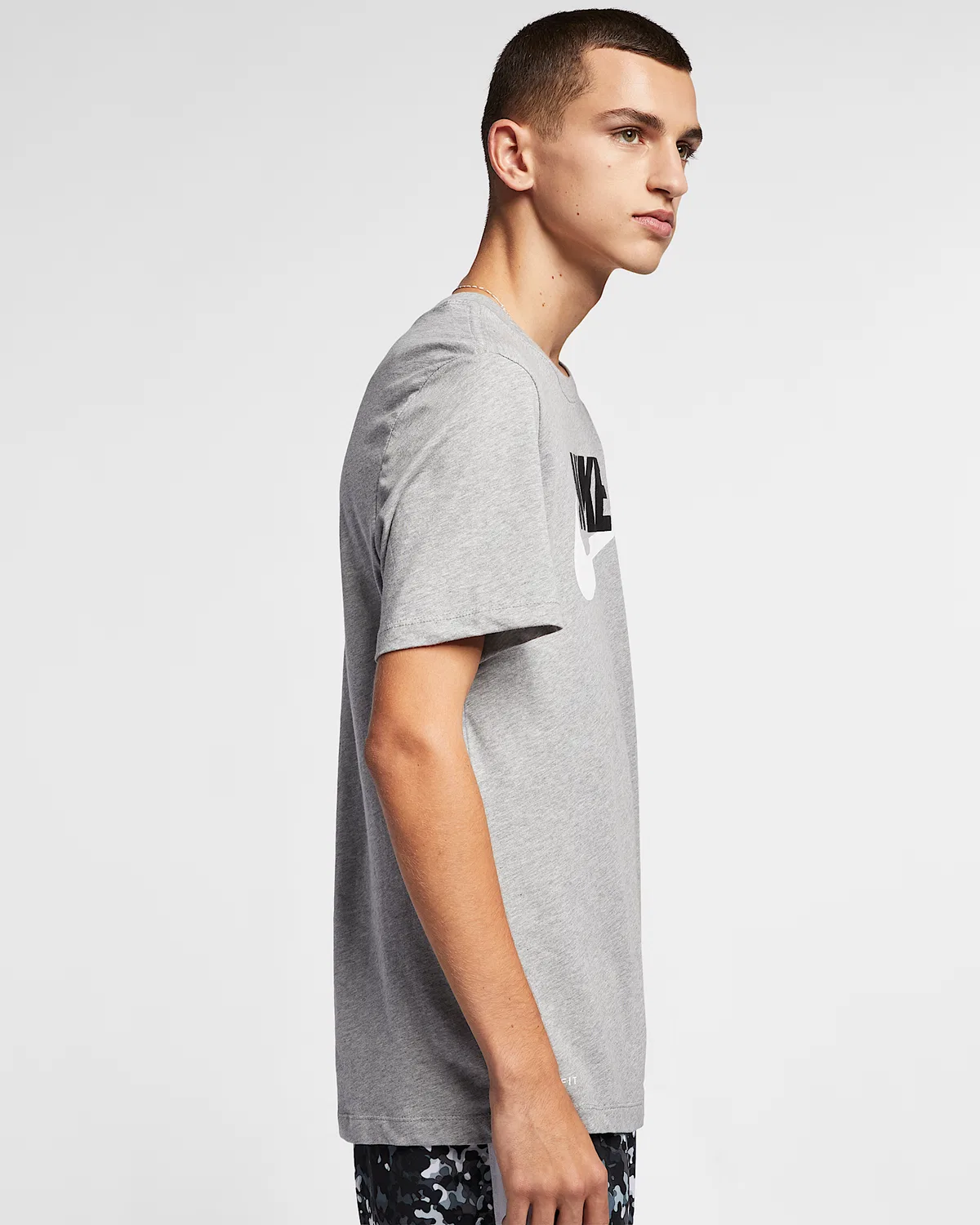 Мужская футболка Nike Sportswear, Dark Grey Heather/Black/White — фото 3