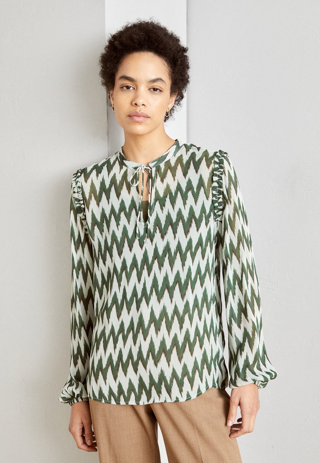 

Блузка b.young FIBBA LOOSE BLOUSE, цвет frosty green mix