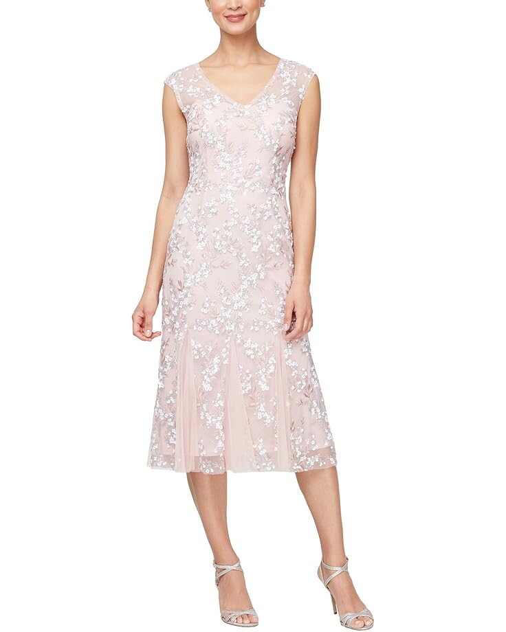 

Платье Alex Evenings Short Embroidered with Godet Hem, цвет Shell Pink