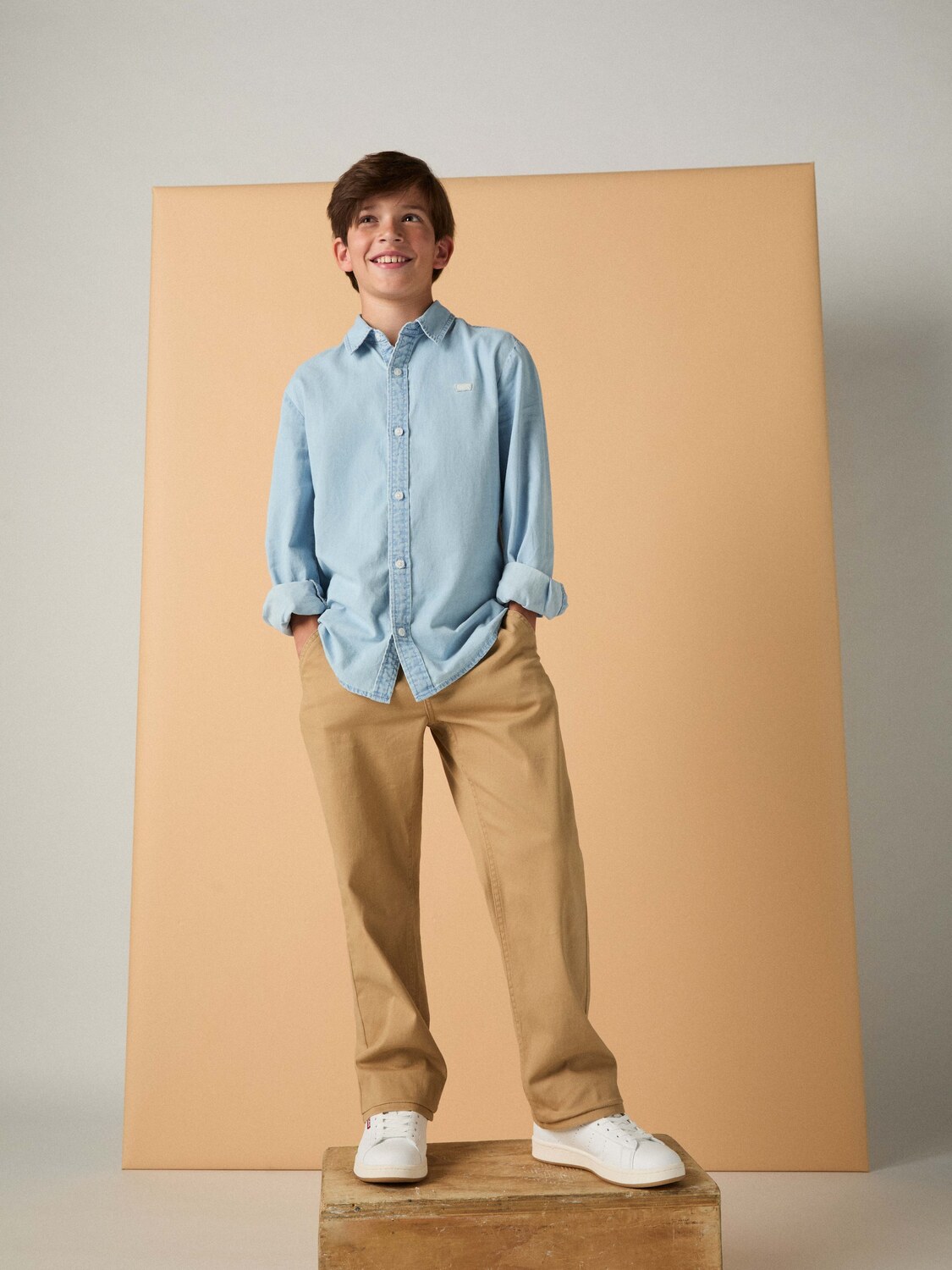 Levi's Kids Обычные брюки бежевого цвета — фото 4