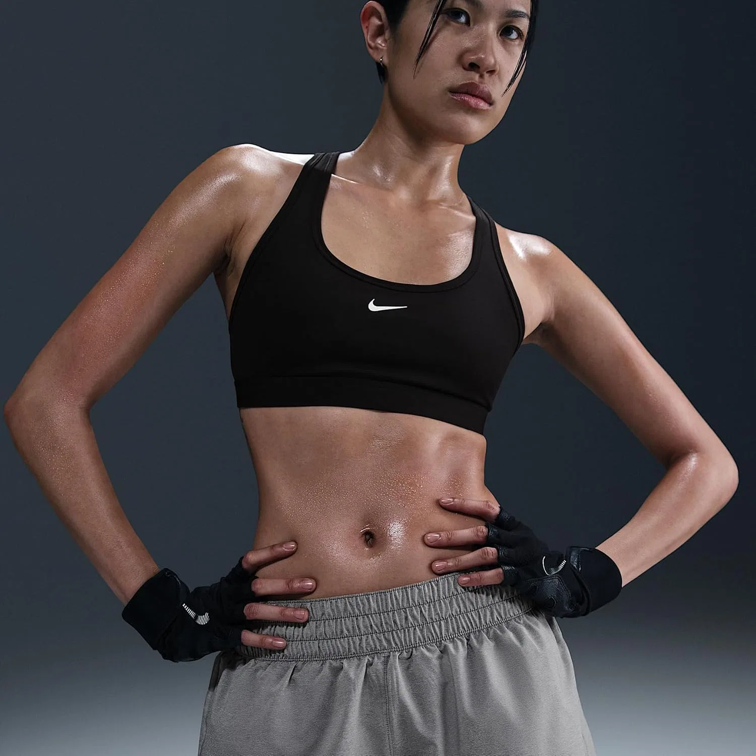 Шорты женские Nike Dri-FIT, цвет Smoke Grey/Heather/Reflective Silver — фото 2