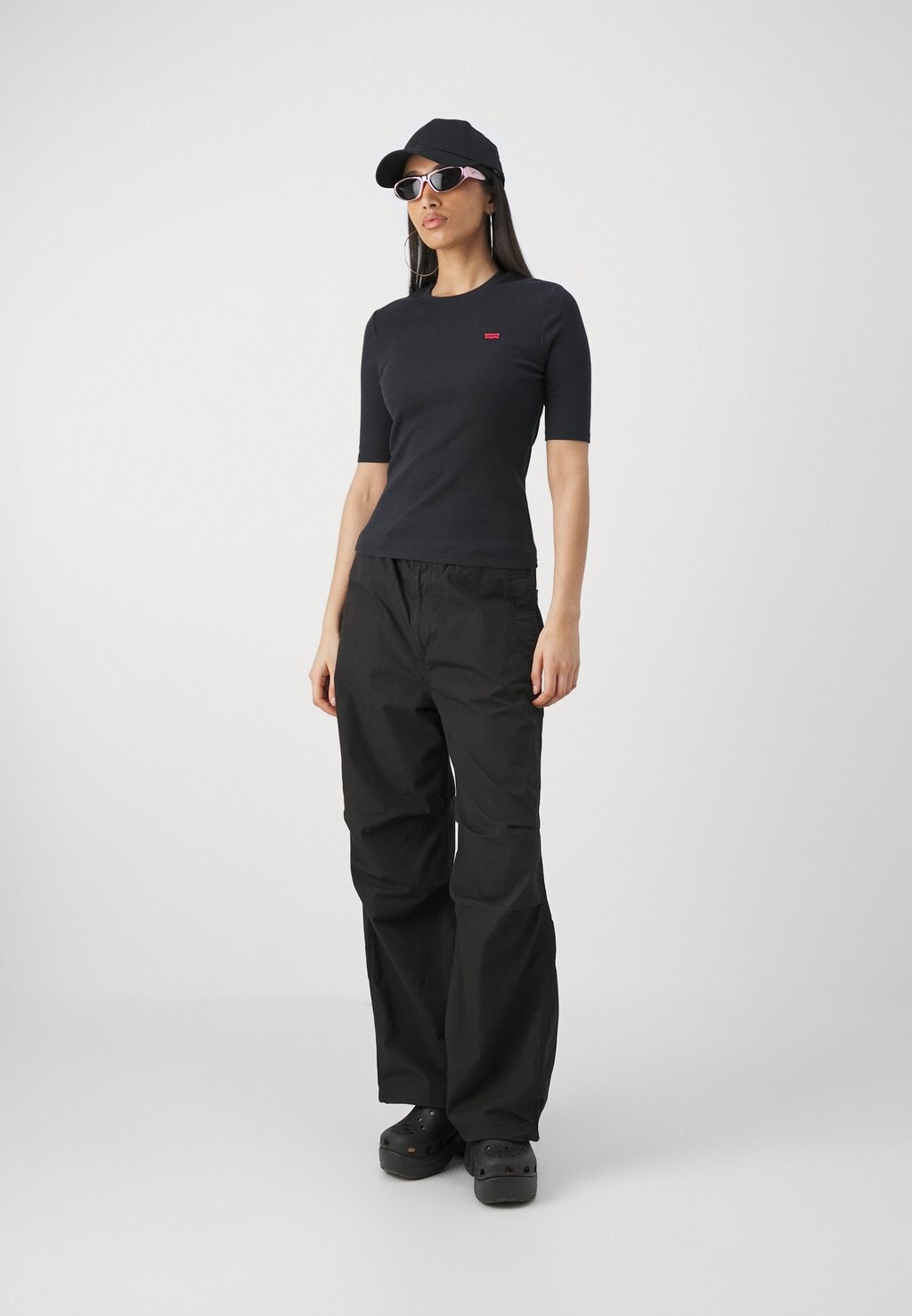 

Штаны Parachute Pant Levi's, черный