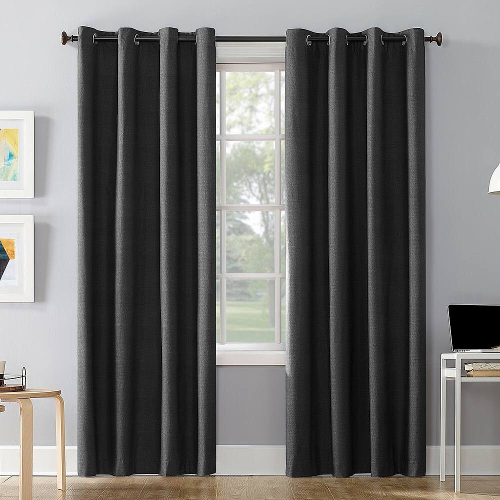 

Sun Zero Cameron 100% затемняющая теплоизолированная панель с одинарной шторой, цвет Charcoal