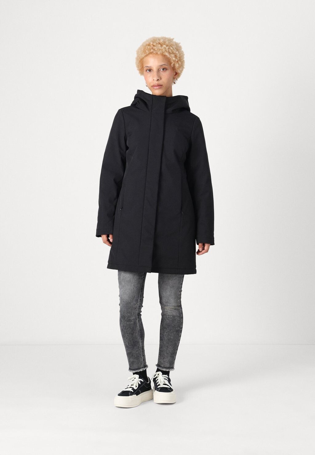 

Зимняя куртка VMSOFTSHELLROME COAT Vero Moda Petite, черный