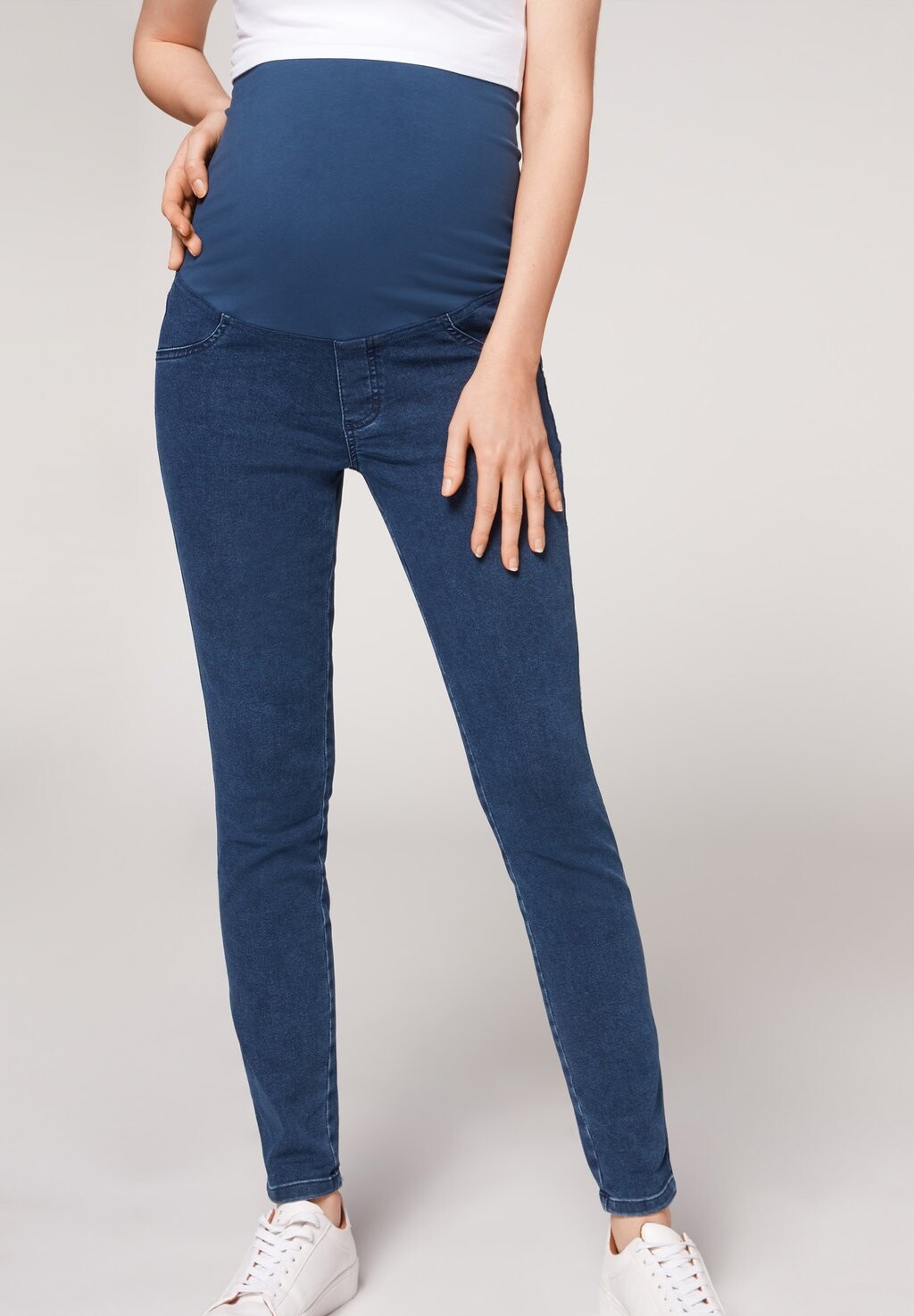 

Джинсы облегающего кроя Calzedonia