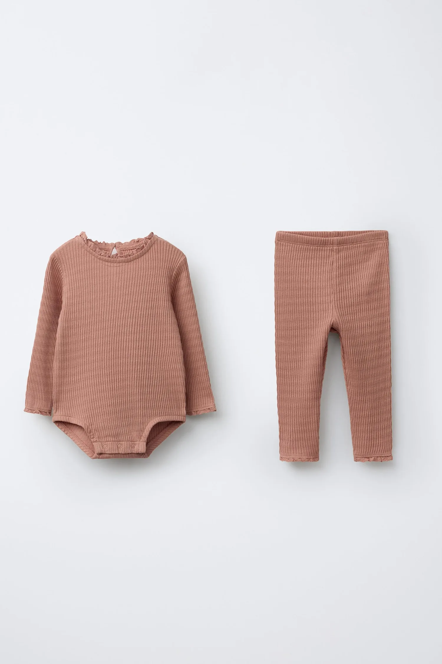 Zara Комплект из боди и леггинсов с кружевной отделкой