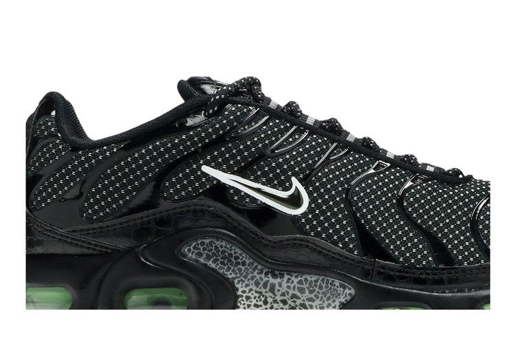 Кроссовки Nike Air Max Plus QS GS 'Crocodile', черный — фото 3