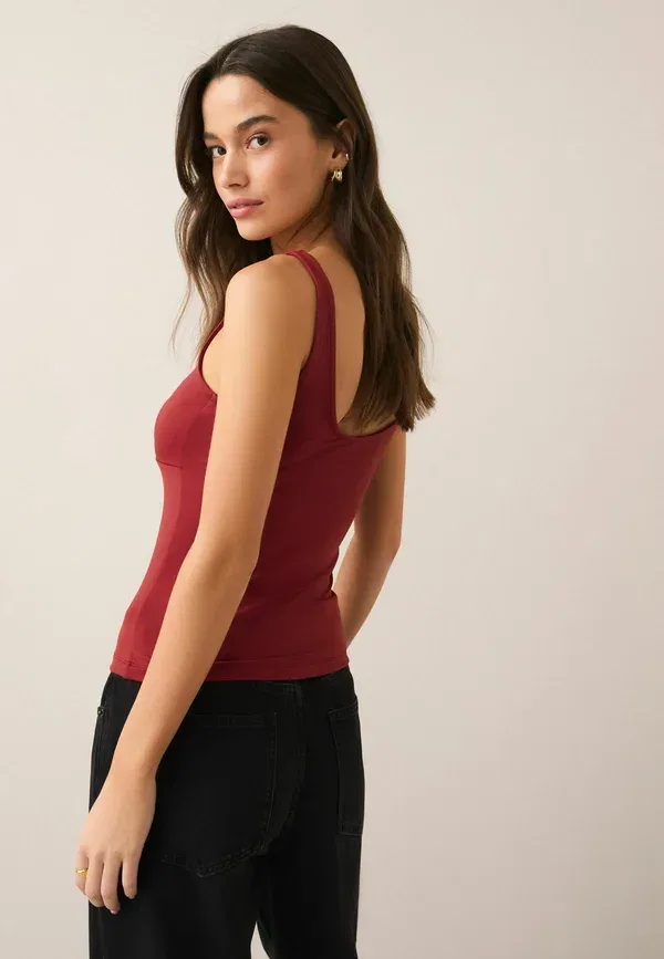 Топ Regular fit soft touch slinky sleeveless hardware v neck top Next, красный — фото 3