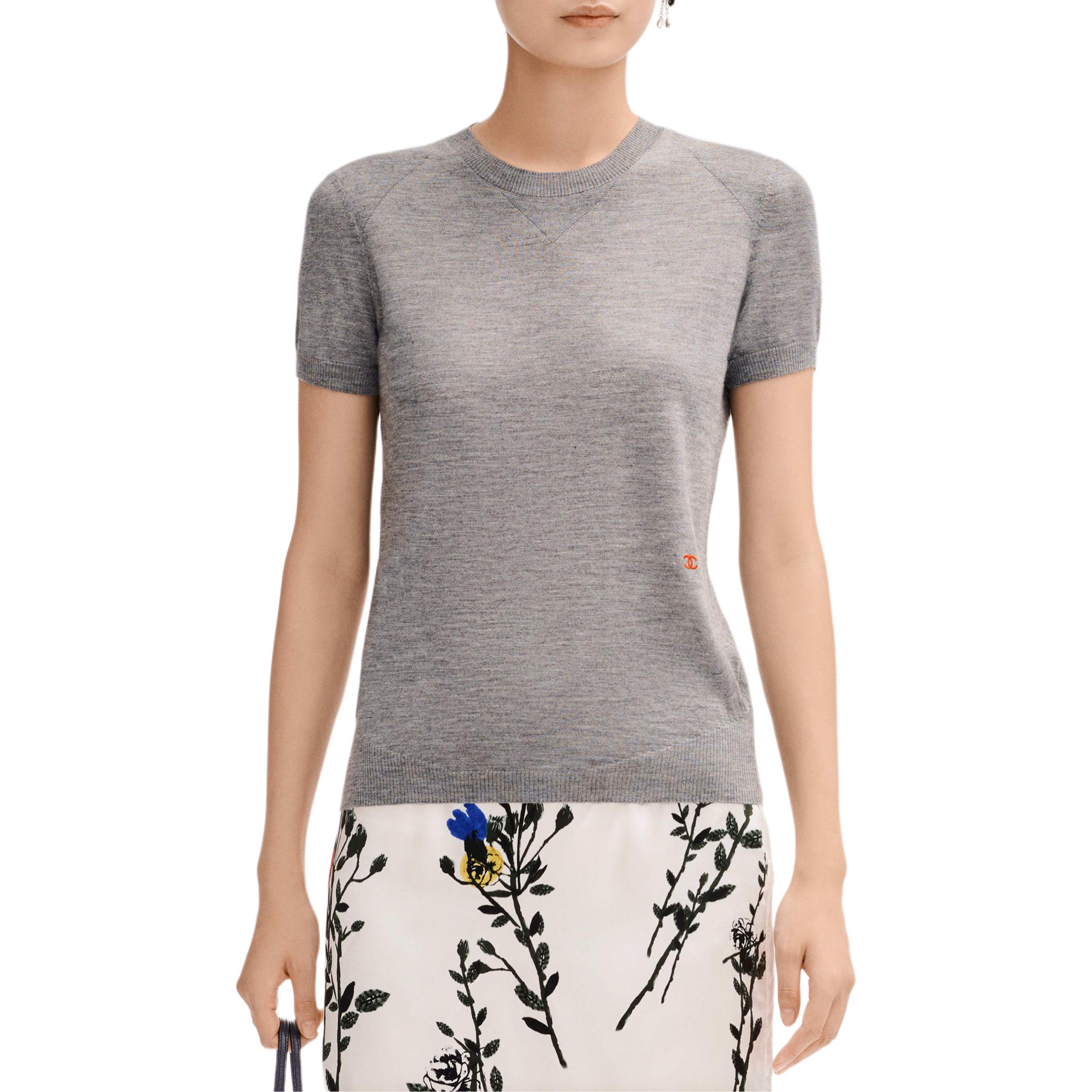 

Футболка 26P Regular женская CHANEL, серый