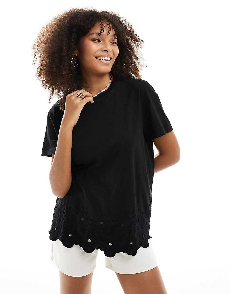 

Черная футболка с вышивкой ASOS DESIGN