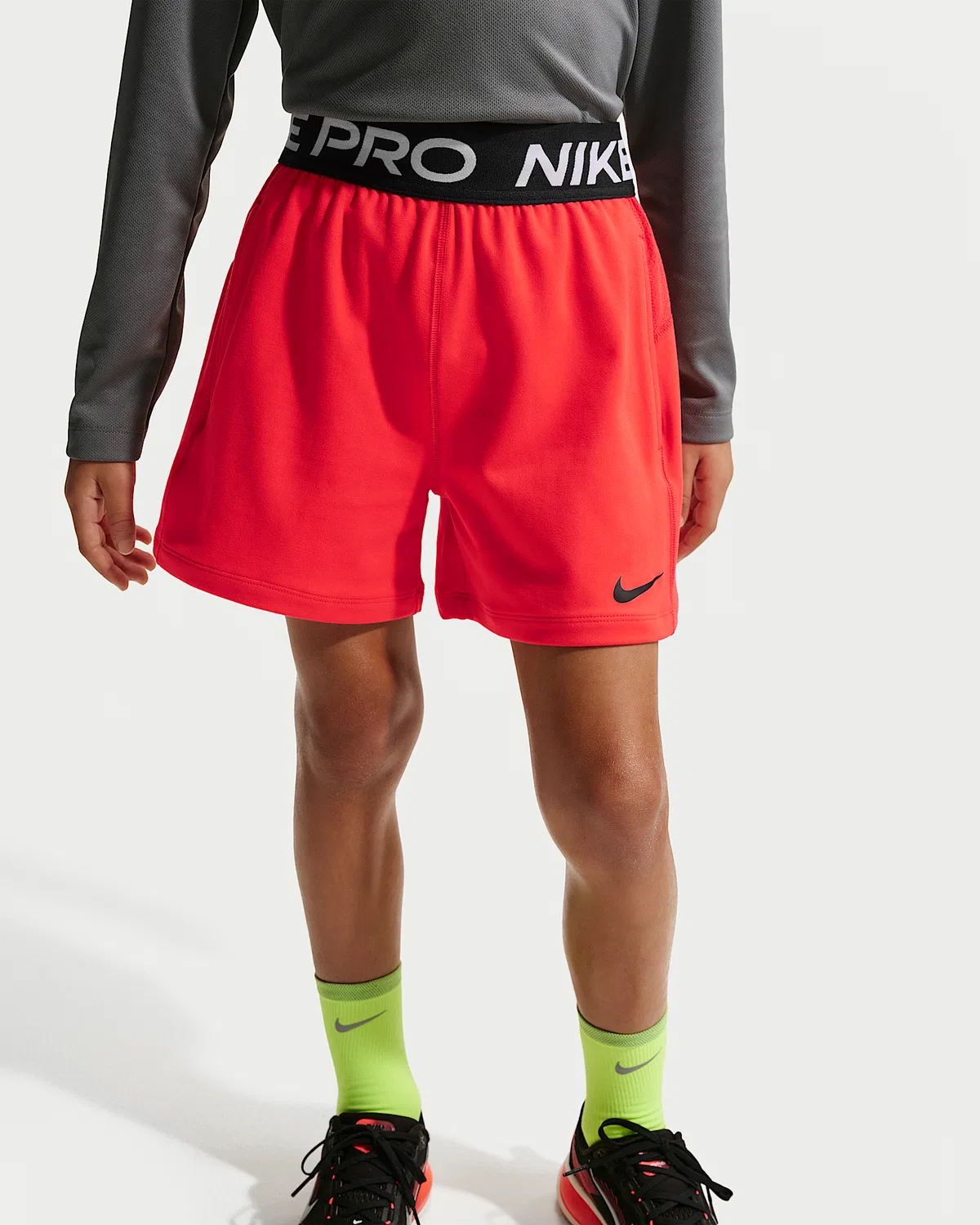 Детские (мальчиковые) шорты Nike Pro Dri-FIT из флиса, Light Crimson/White/Black — фото 2