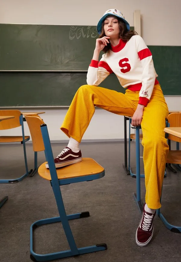 Толстовка levi's x the simpsons puma Levi'S, Sugar Swizzle/Brilliant Red — фото 2