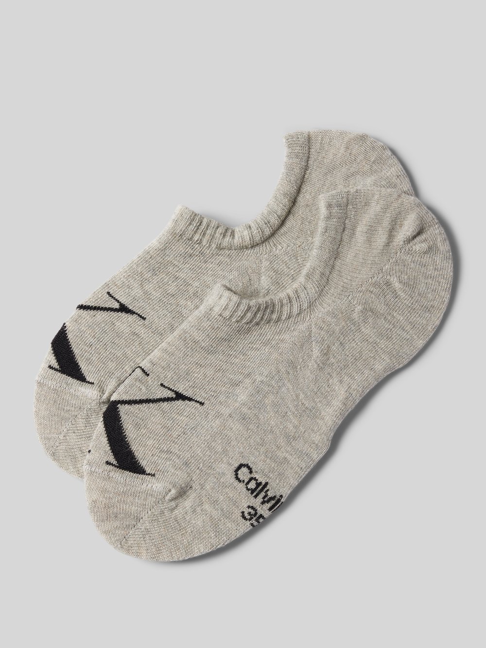 

Носки с этикеткой Calvin Klein Jeans