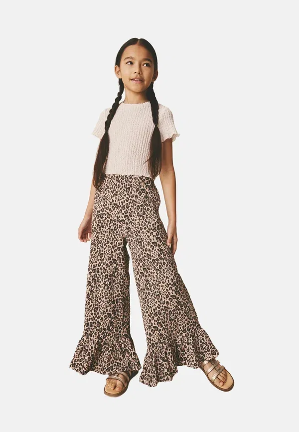 Брюки Next, Regular fit frill hem textured trousers, анималистичный принт
