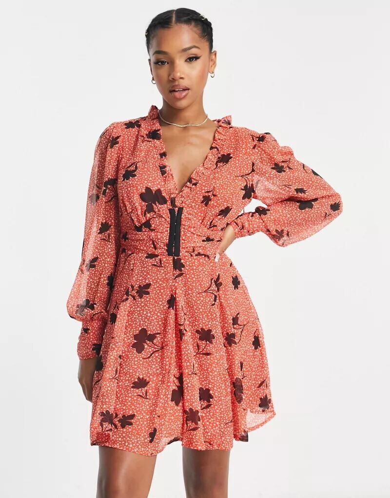 

Мини-платье ASOS с длинными рукавами и цветочным принтом, присборенной талией, воротником с рюшами и юбкой-годе