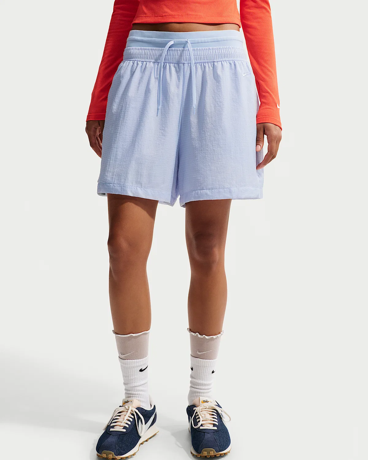 Женские свободные шорты Nike Sportswear с высокой посадкой из легкого рипстопа, Hydrogen Blue/Hydrogen Blue — фото 2