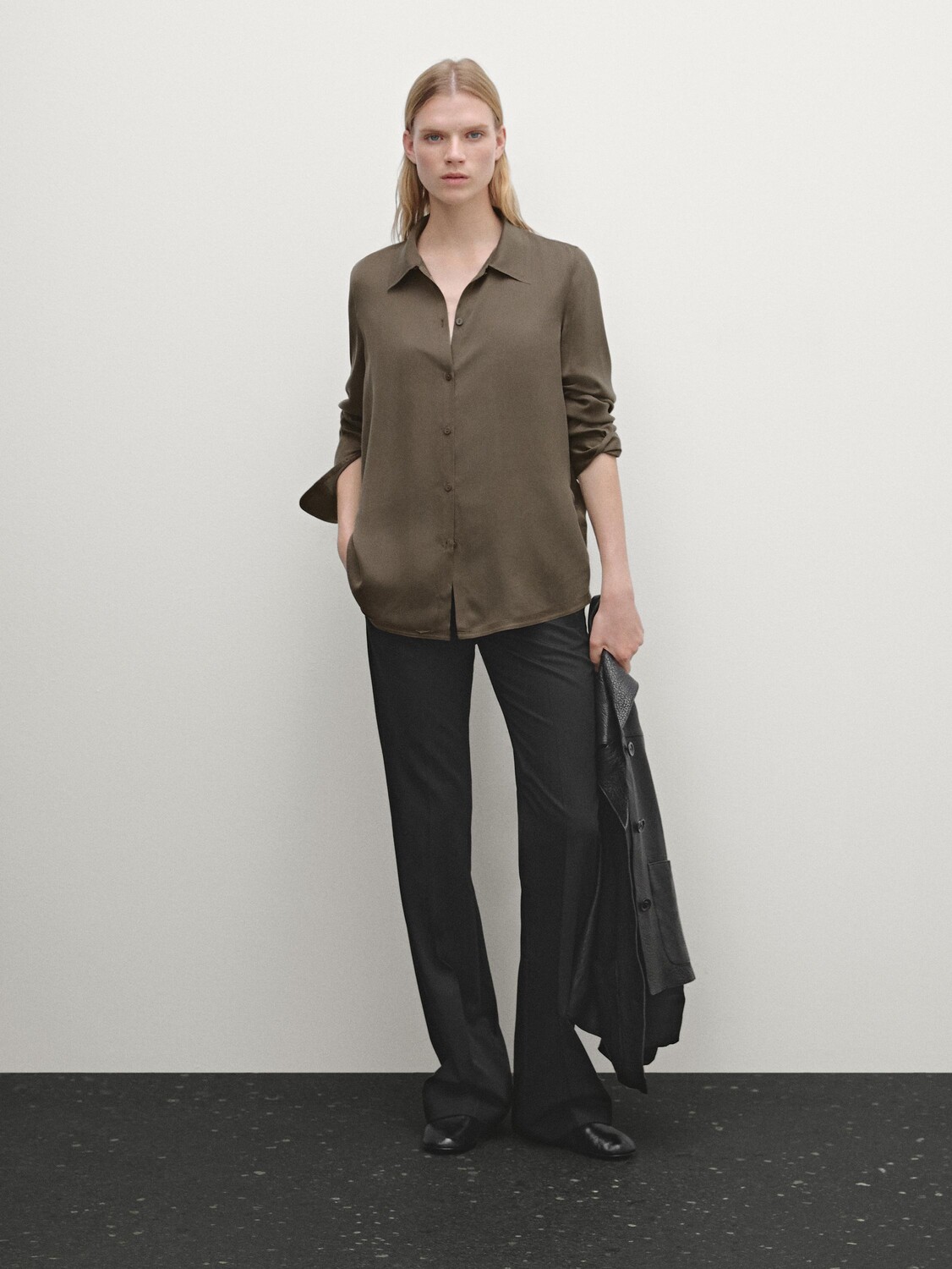 

Рубашка из атласной смеси шелка и шелка Massimo Dutti, коричневый