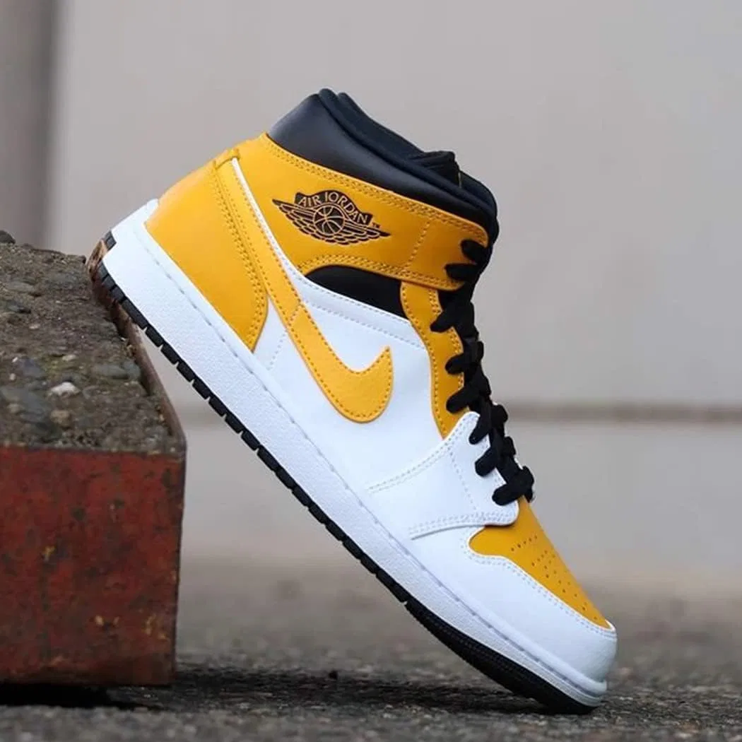 Мужские футбольные бутсы Nike Court Borough Mid Winter, White University Gold Black — фото 2