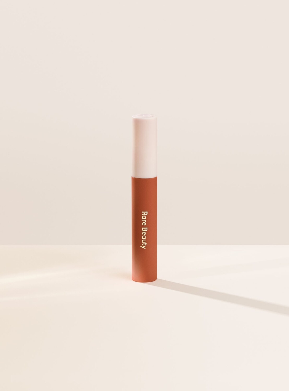 

Матовый крем для губ Lip Soufflé Rare Beauty, цвет brave/muted terracotta