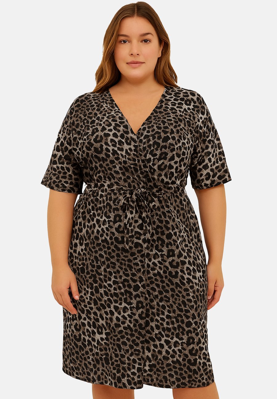

Платье ONLY Carmakoma LEGERES WICKEL MIT BINDEBAND UND LEOPARDENMUSTER , Dunkelbraun/Dark Brown