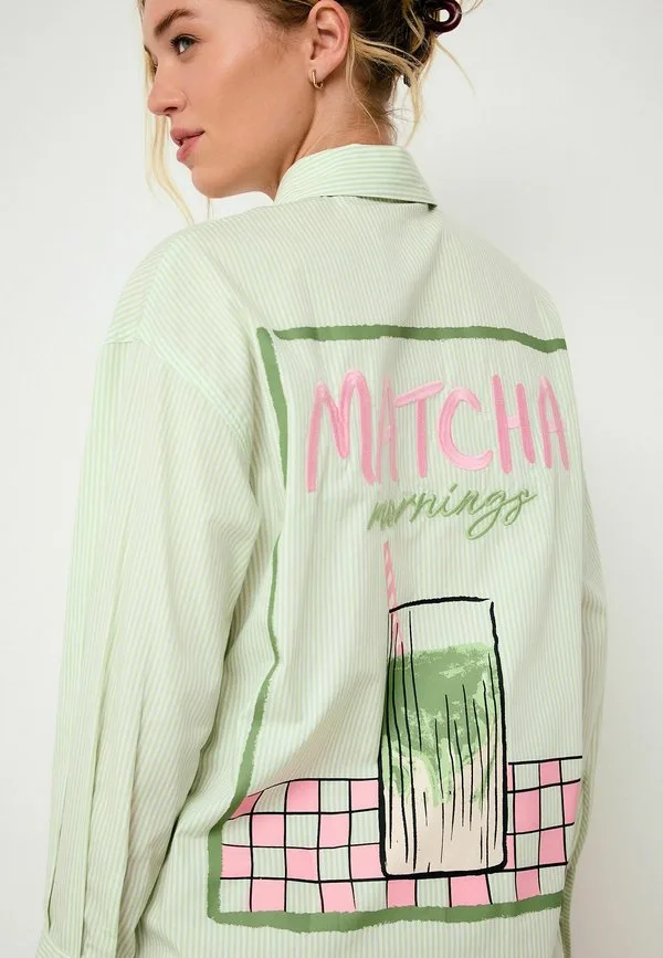 Рубашка свободного кроя в стиле бойфренд. блузка на пуговицах Next, Green White Stripe Matcha Graphic — фото 3