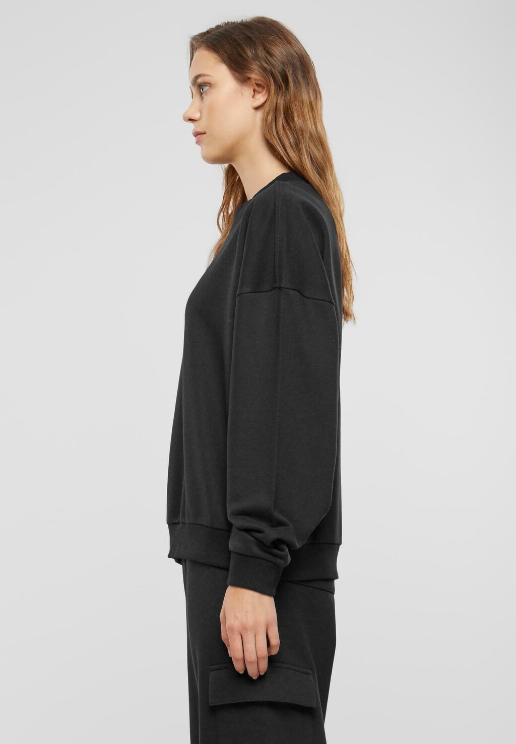 

Толстовка Oversized Light Crewneck Urban Classics, черный
