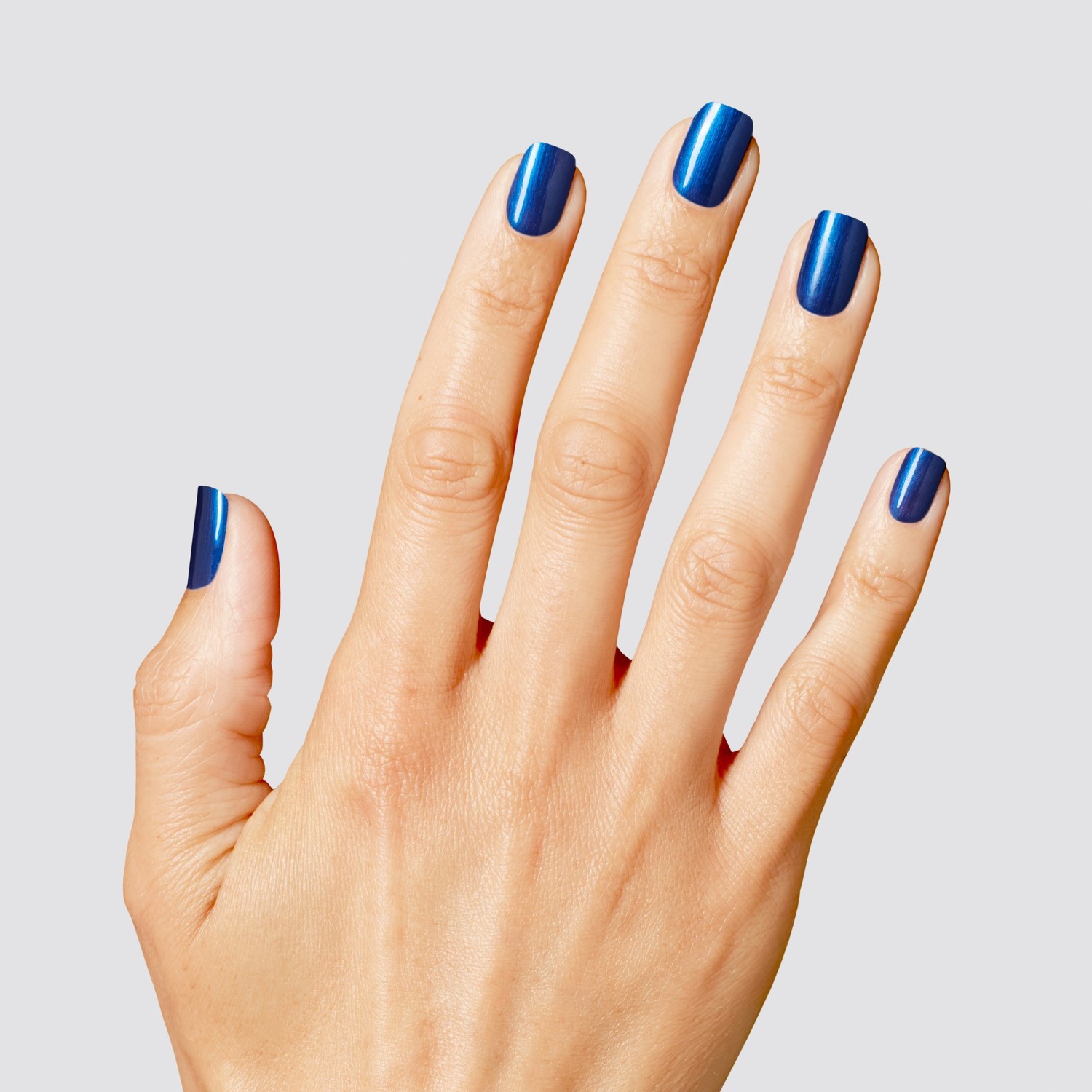 Лак для ногтей nail lacquer holiday 2025 - good enough to treat Opi, hrs18 - sneak-a-blue candy, объем 15 мл — фото 4