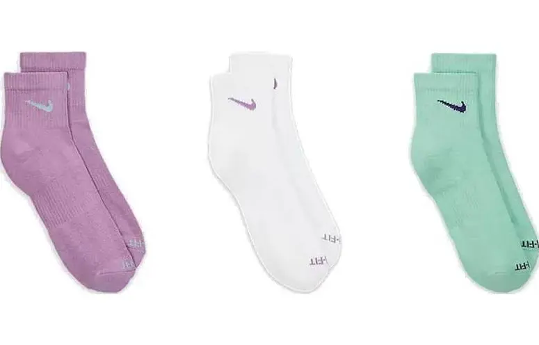 

Женские носки Nike до середины икры, цвет 3 pairs (purple + white + green)