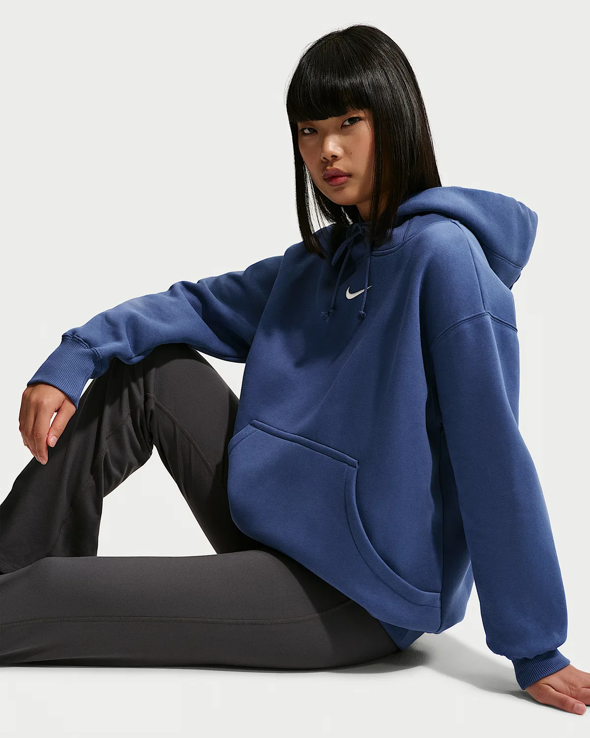 Женский оверсайз худи Nike Sportswear Phoenix Fleece, Mystic Navy/Sail — фото 3