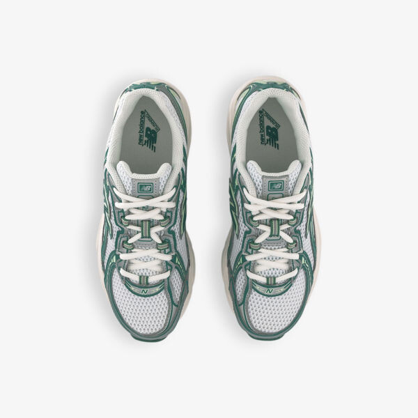 Кроссовки сетчатые низкие с вышитым логотипом 740 v2 New Balance, белый — фото 2