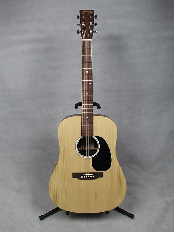 

Акустическая гитара Martin D-X2E-02 Dreadnought Acoustic Guitar - Natural w/ Bag