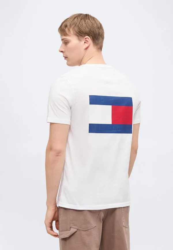 Эксклюзивная футболка с принтом флага на спине. Tommy Hilfiger, White — фото 4