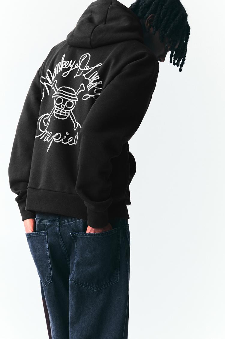 

Черная цельная толстовка с капюшоном Pull And Bear, черный