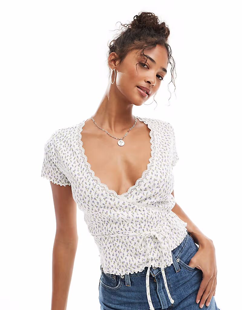 

Топ Miss Selfridge с ажурной отделкой и мелким цветочным узором