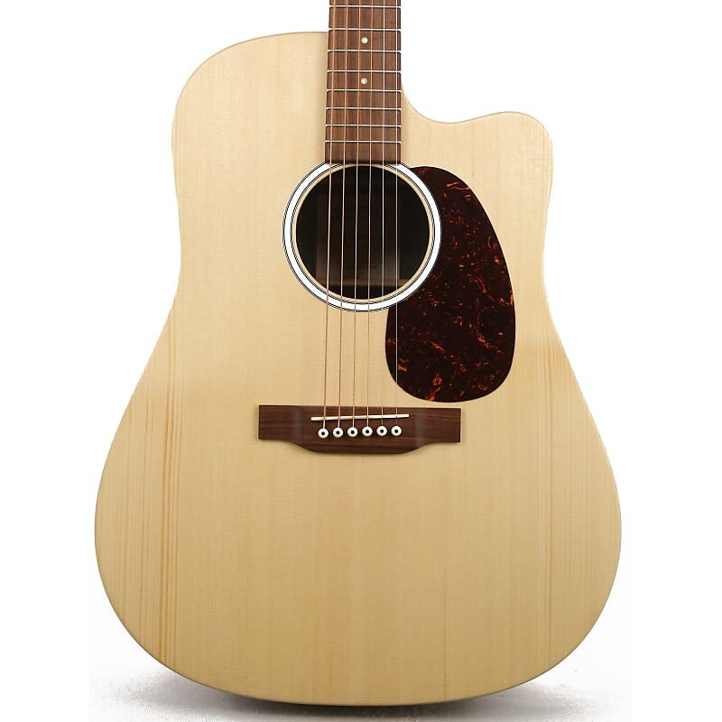 

Акустическая гитара Martin DC-X2E Sitka Spruce and Rosewood Acoustic-Electric