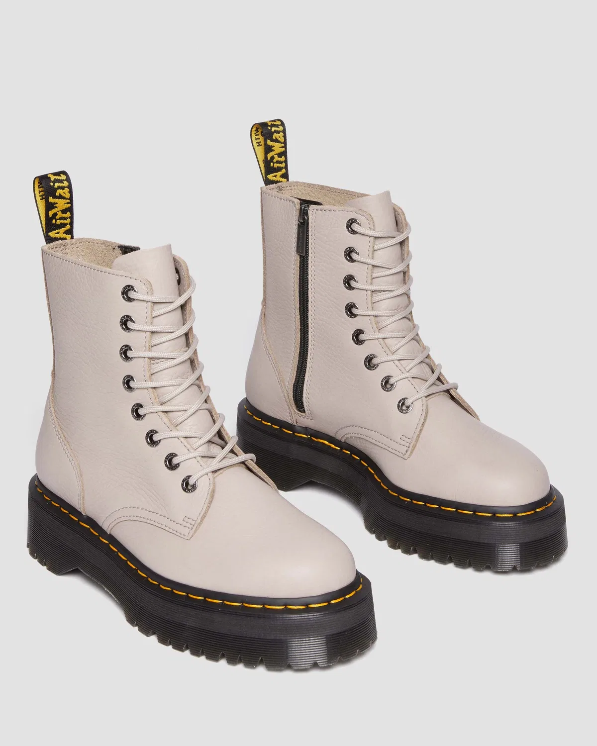 Мужские ботинки Jadon III бежевые от Dr.Martens — фото 3